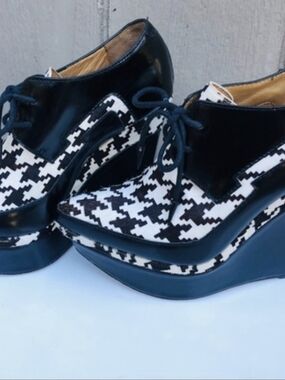 L.A.M.B Black & White Houndstooth Wedge Oxford - Women